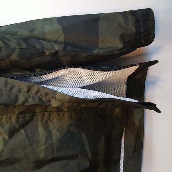 HOLLISTER EPIC FLEX WINDBREAKER HOODIE - Picture 8 of 10